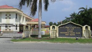 gambar pejabat agama parit buntar