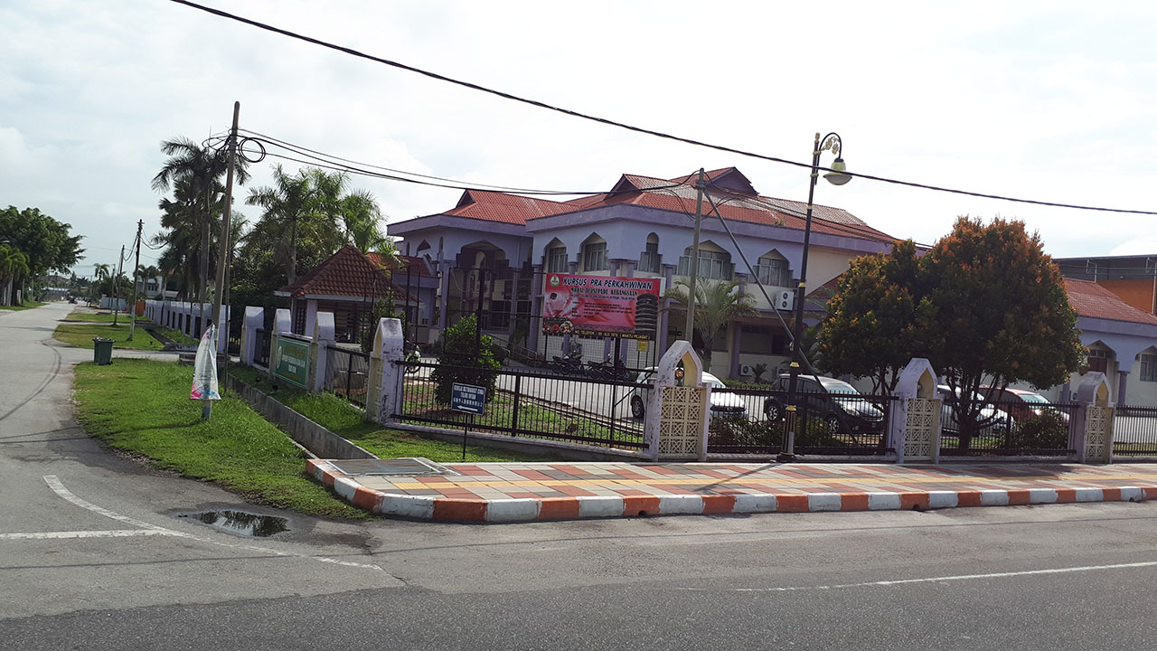 gambar pejabat agama teluk intan