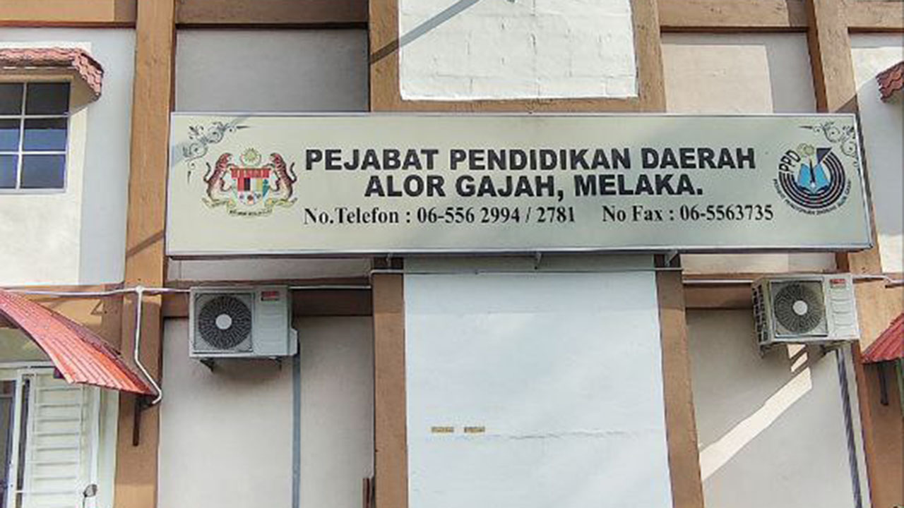 mana pejabat pendidikan daerah alor gajah