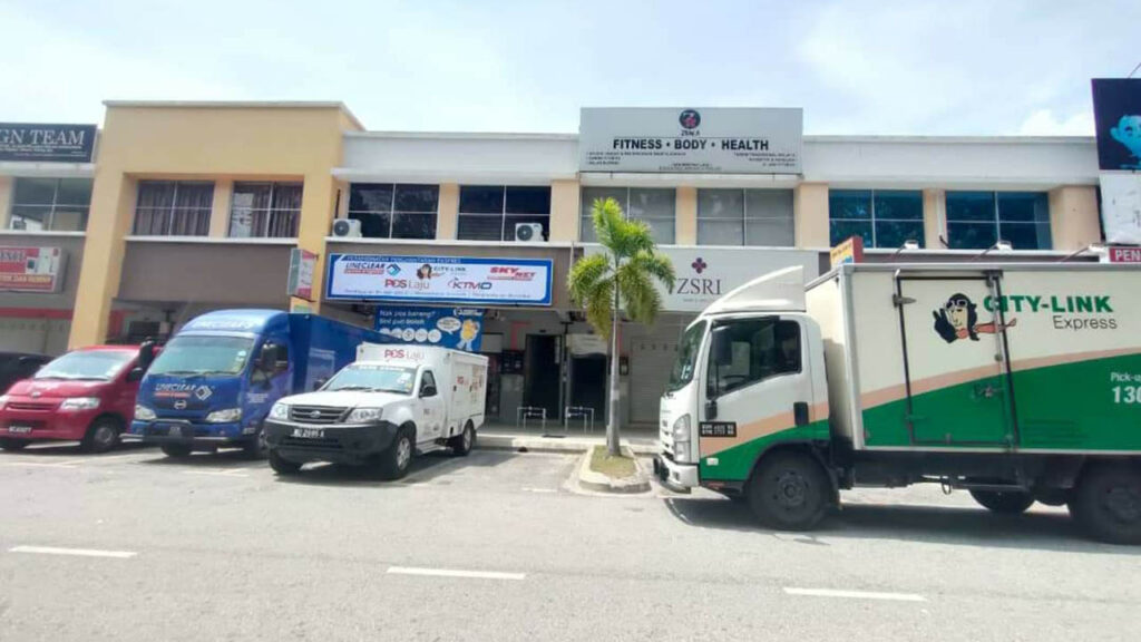 masa operasi pejabat pos centre puncak alam