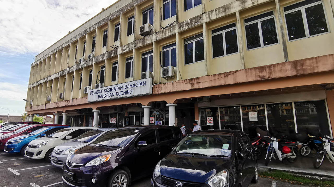 pejabat kesihatan bahagian kuching