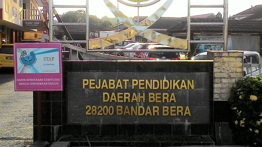 pejabat pendidikan daerah bera