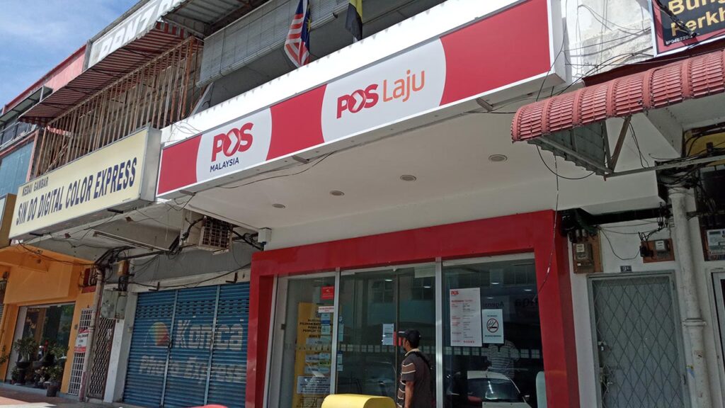 pejabat pos kampung rapat