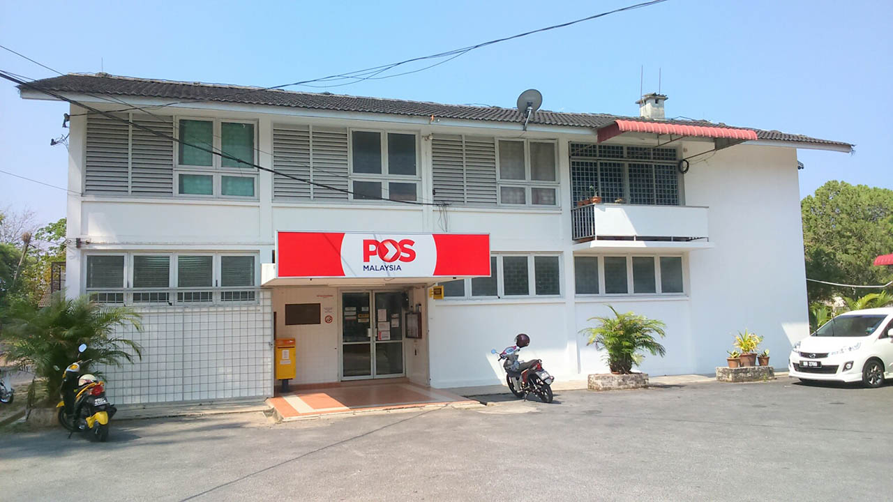 pejabat pos padang besar