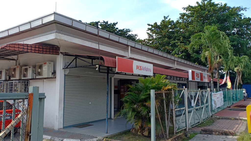 pejabat pos pelabuhan klang