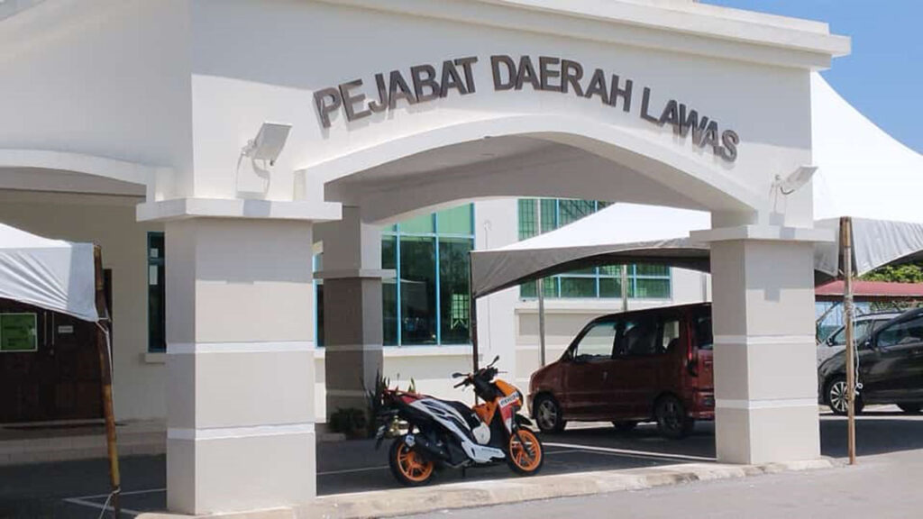 pejabat daerah lawas