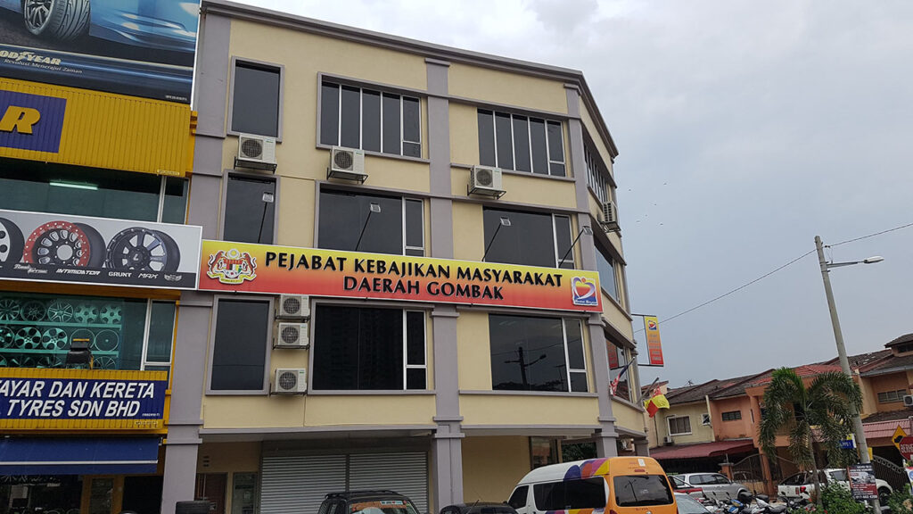 pejabat kebajikan masyarakat daerah gombak