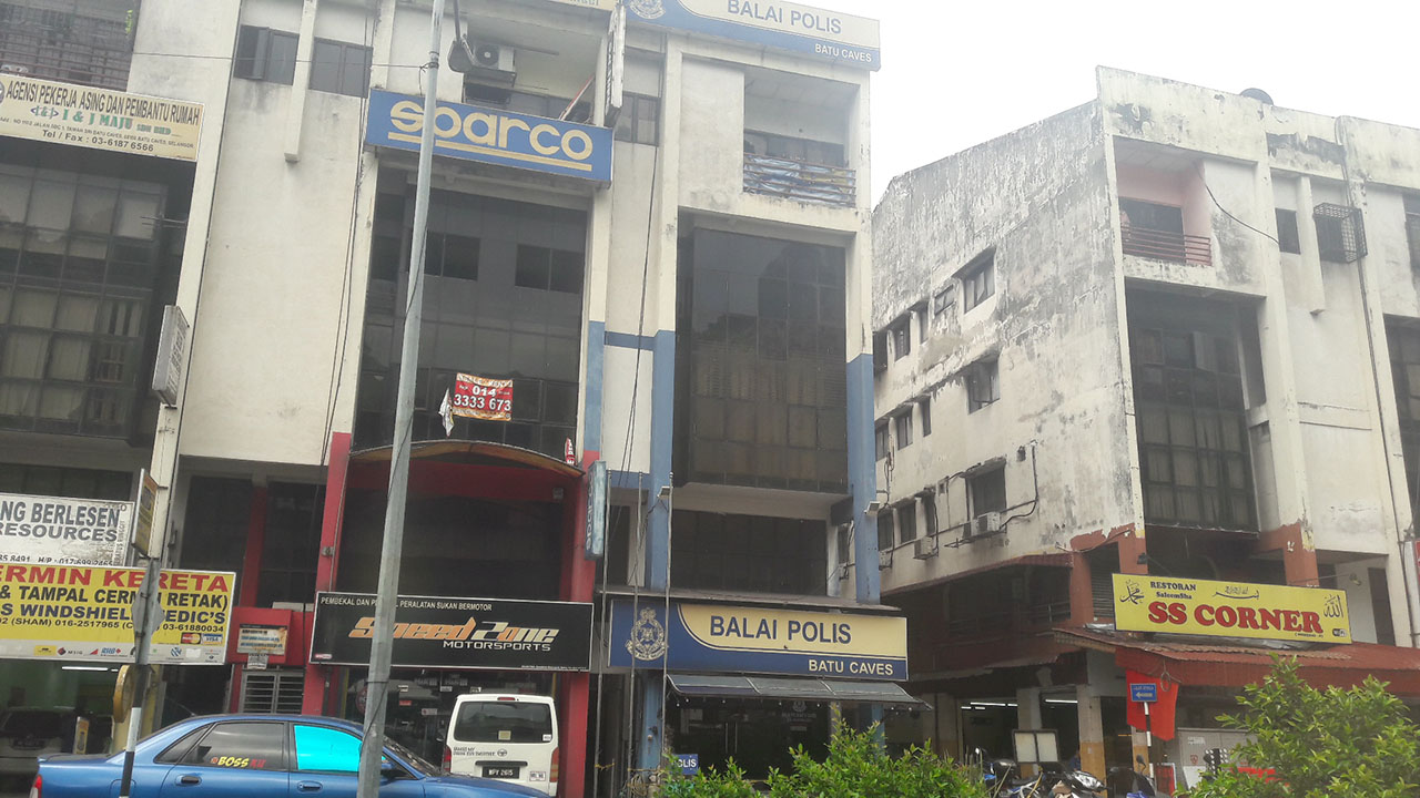 imej balai polis batu caves