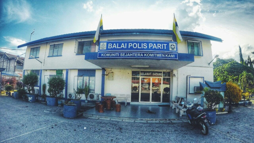 masa operasi balai polis parit